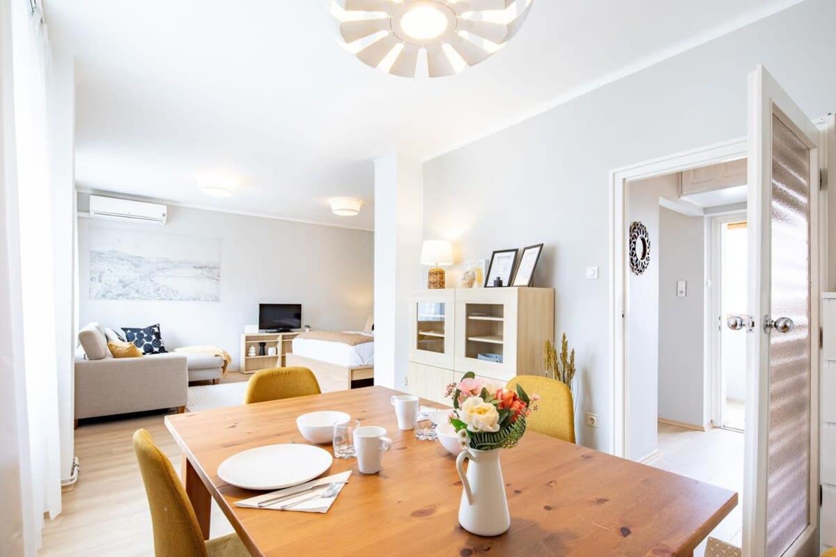 Central - Comfy - Sunny Budapest Ngoại thất bức ảnh